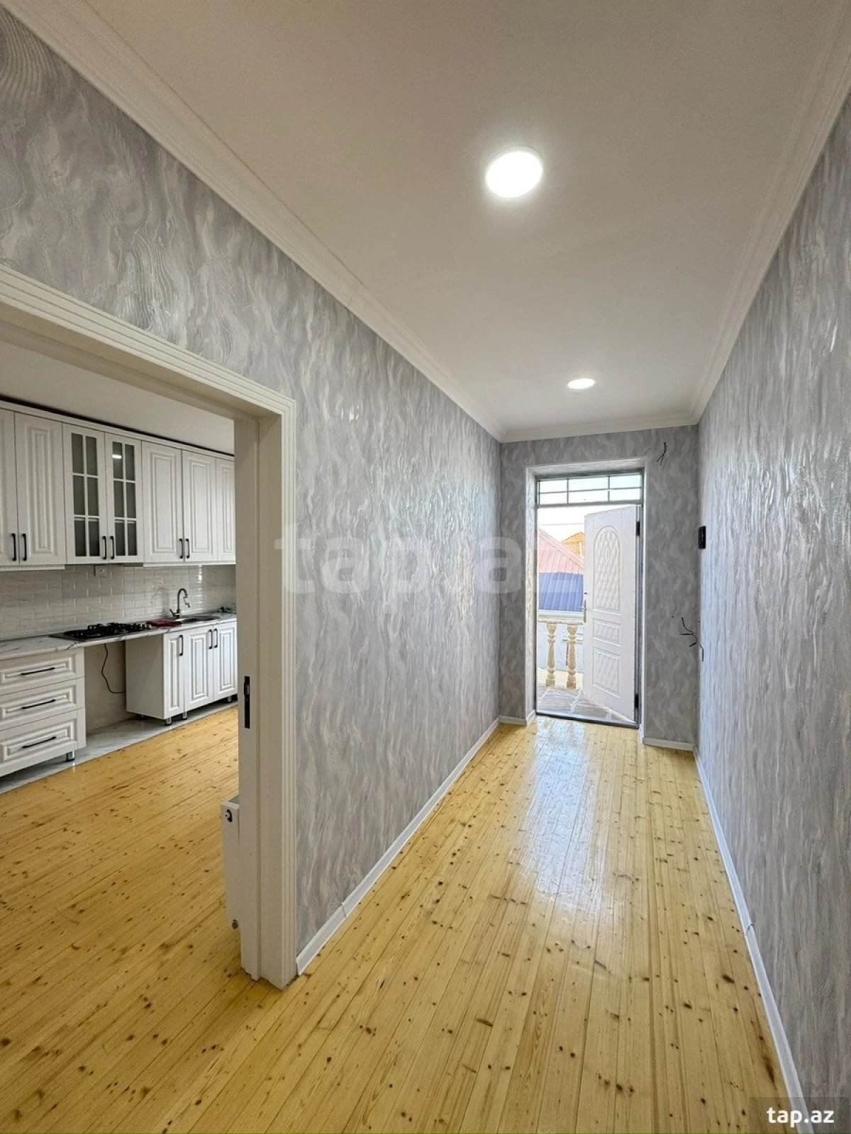 Satılır 6 otaqlı həyət evi