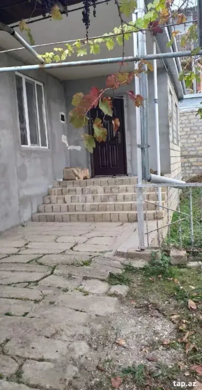 Satılır 3 otaqlı həyət evi