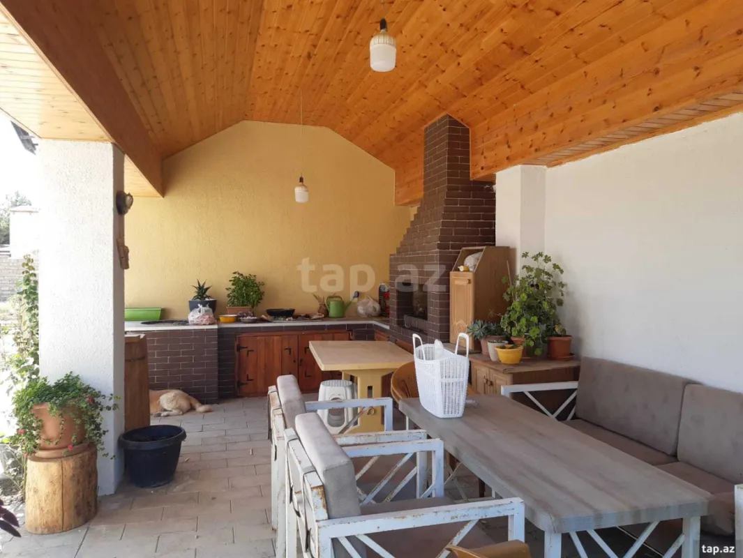 Satılır 4 otaqlı həyət evi