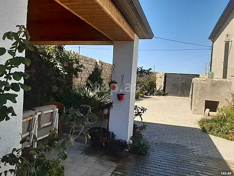 Satılır 4 otaqlı həyət evi