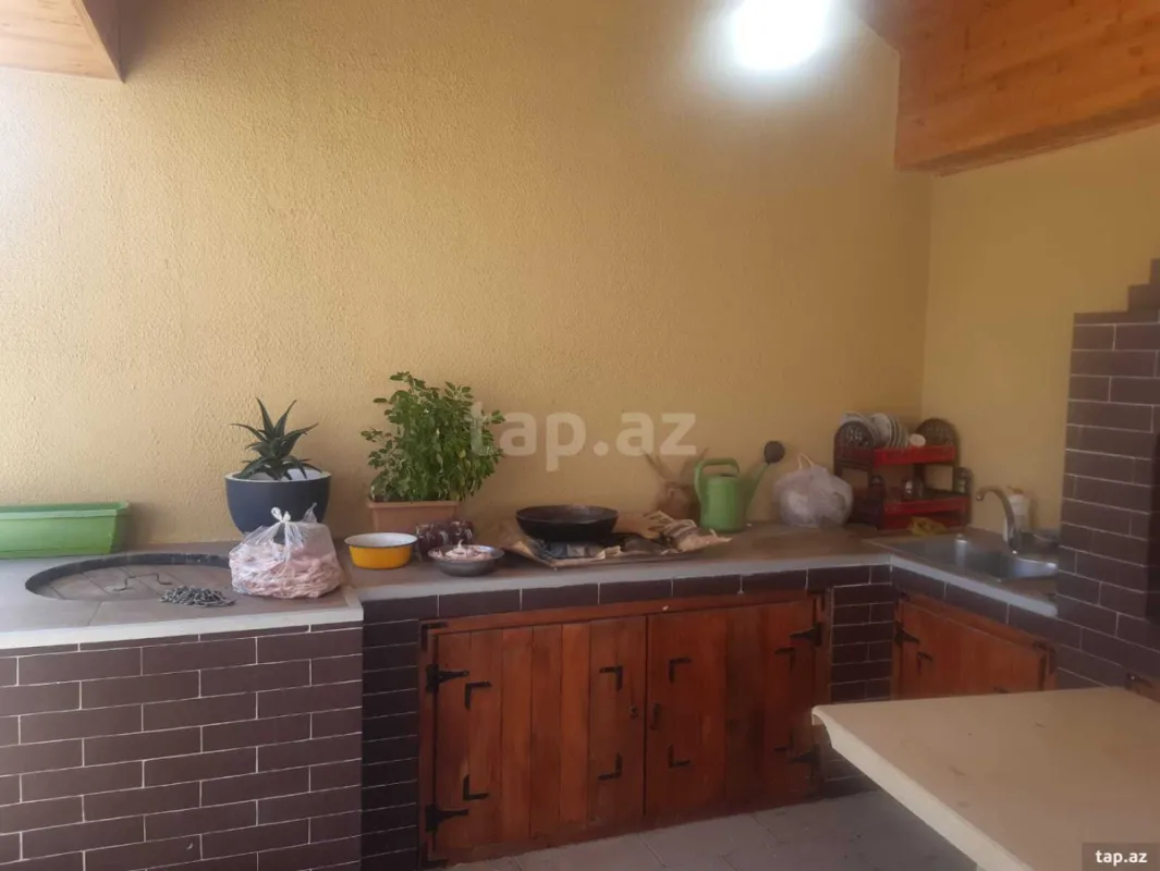 Satılır 4 otaqlı həyət evi