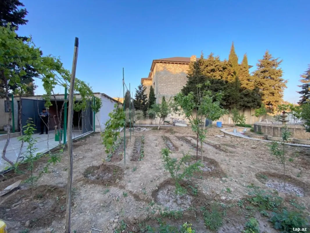 Satılır 4 otaqlı həyət evi