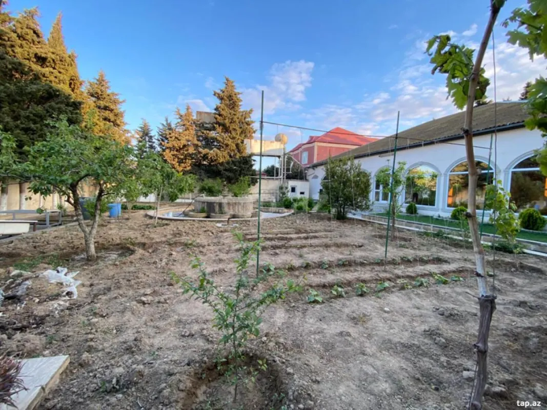 Satılır 4 otaqlı həyət evi