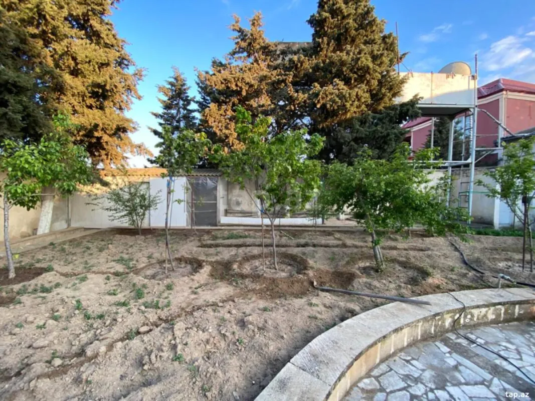 Satılır 4 otaqlı həyət evi