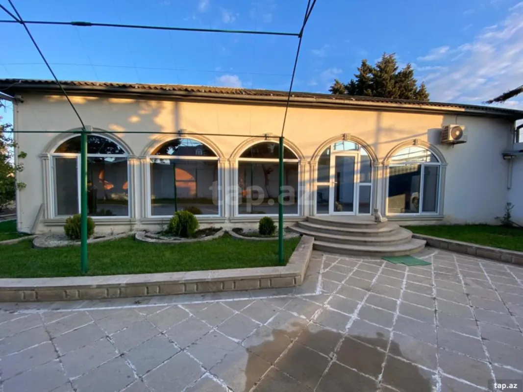 Satılır 4 otaqlı həyət evi