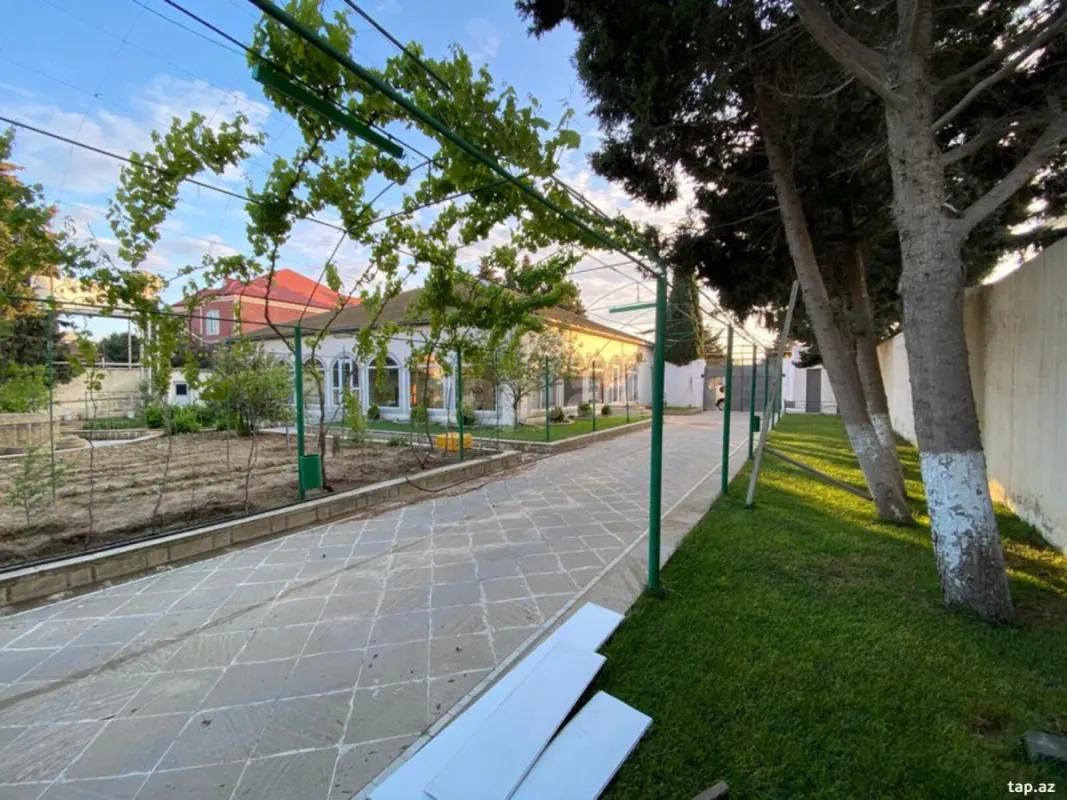 Satılır 4 otaqlı həyət evi