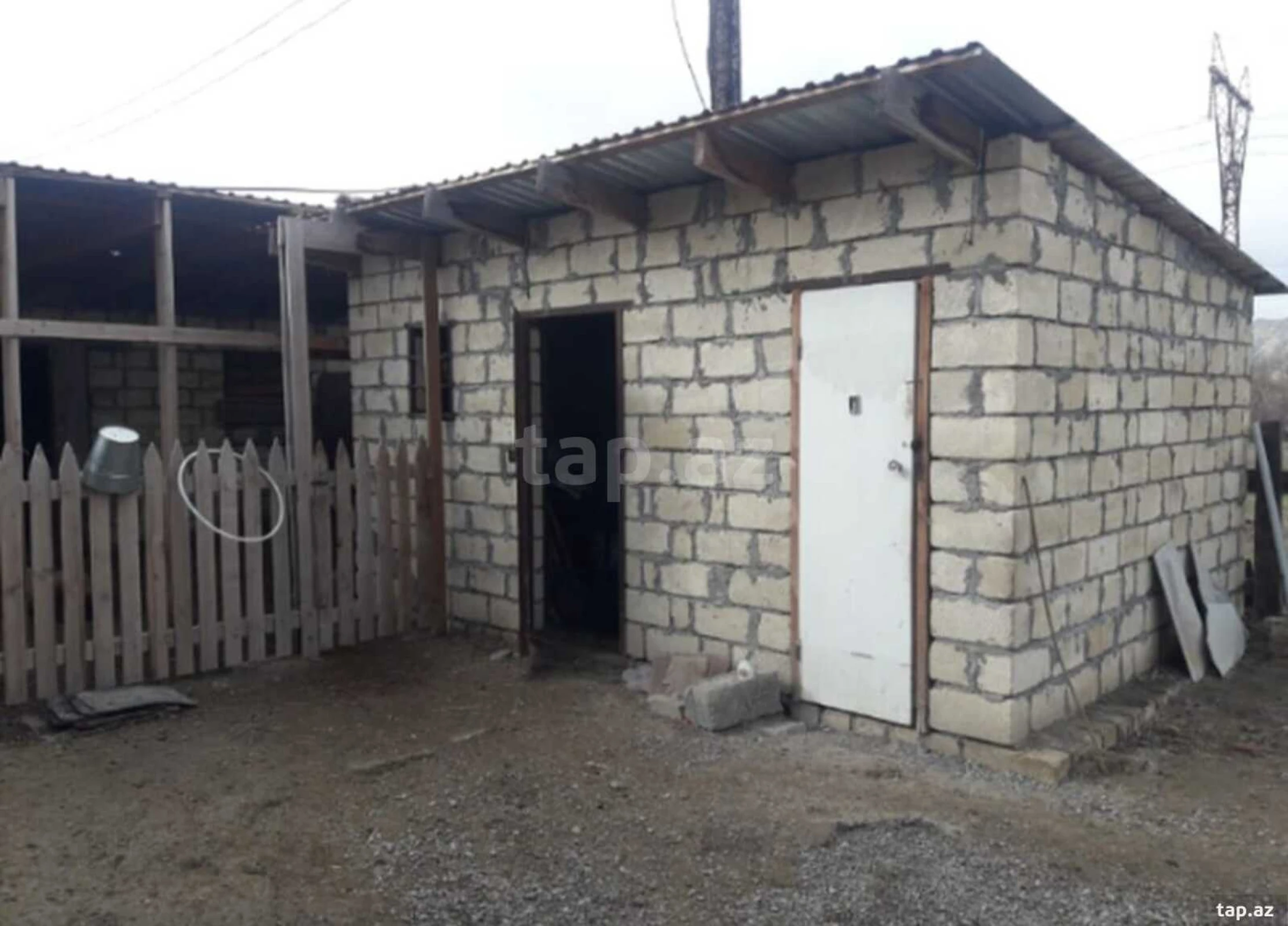 Satılır 4 otaqlı həyət evi 45 m²