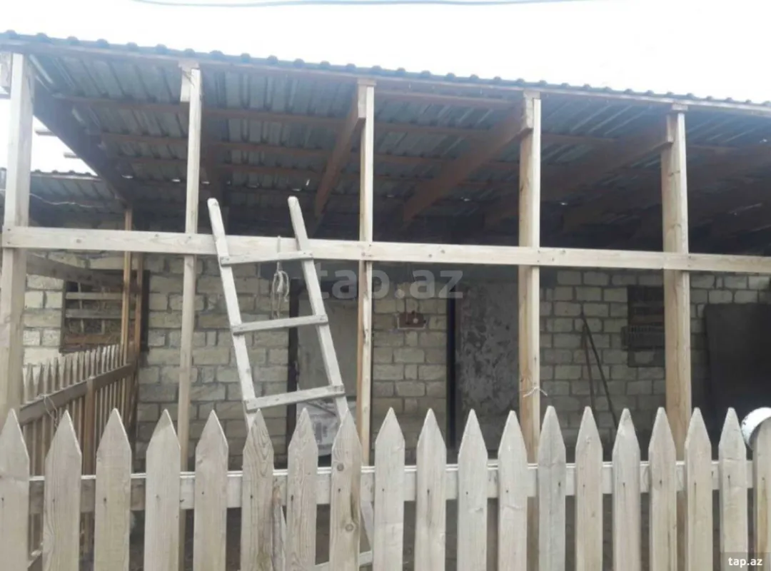 Satılır 4 otaqlı həyət evi 45 m²