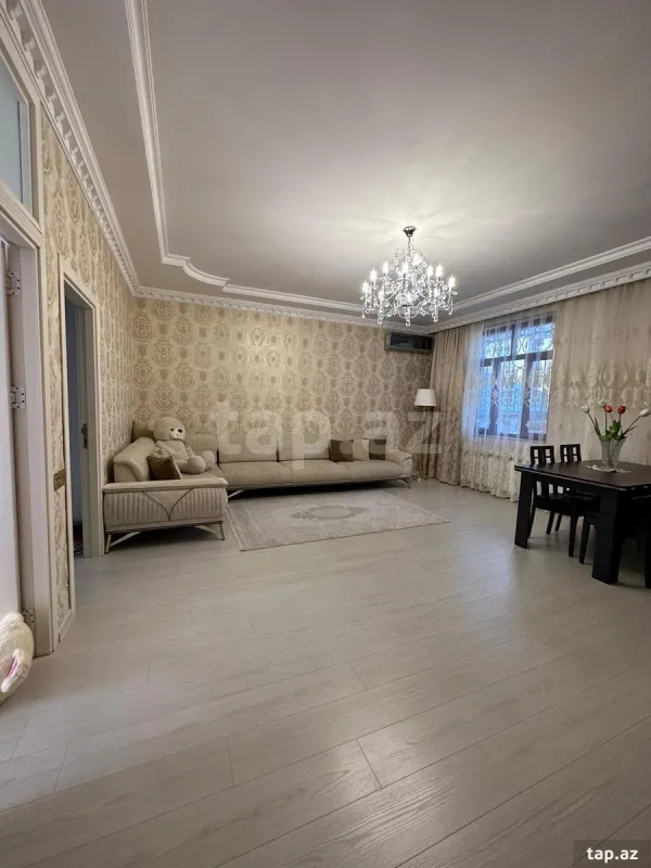 Satılır 6 otaqlı həyət evi