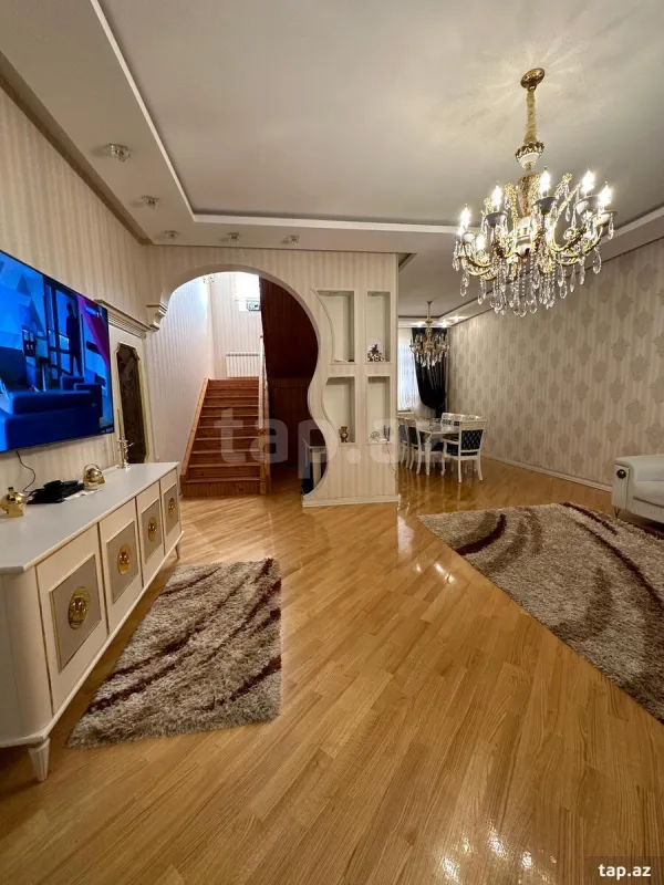 Satılır 6 otaqlı həyət evi