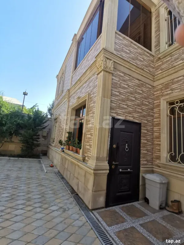 Satılır 6 otaqlı həyət evi