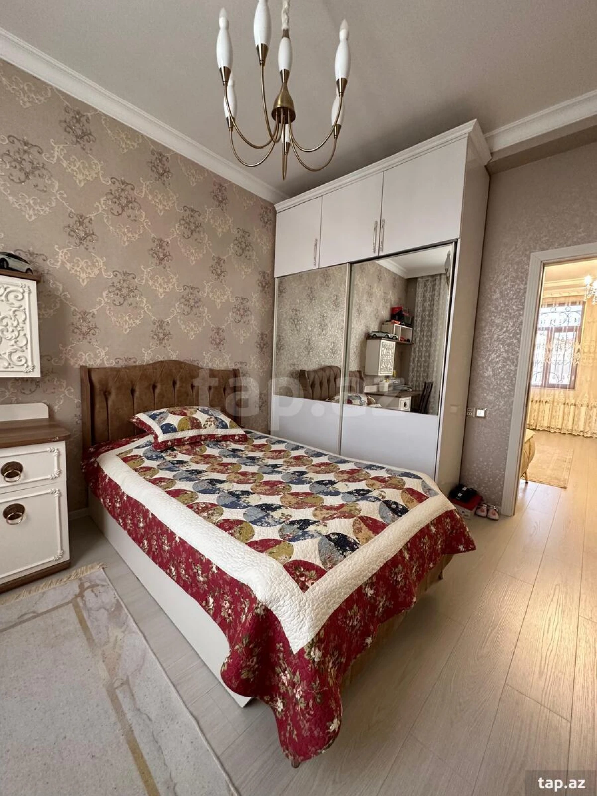 Satılır 6 otaqlı həyət evi