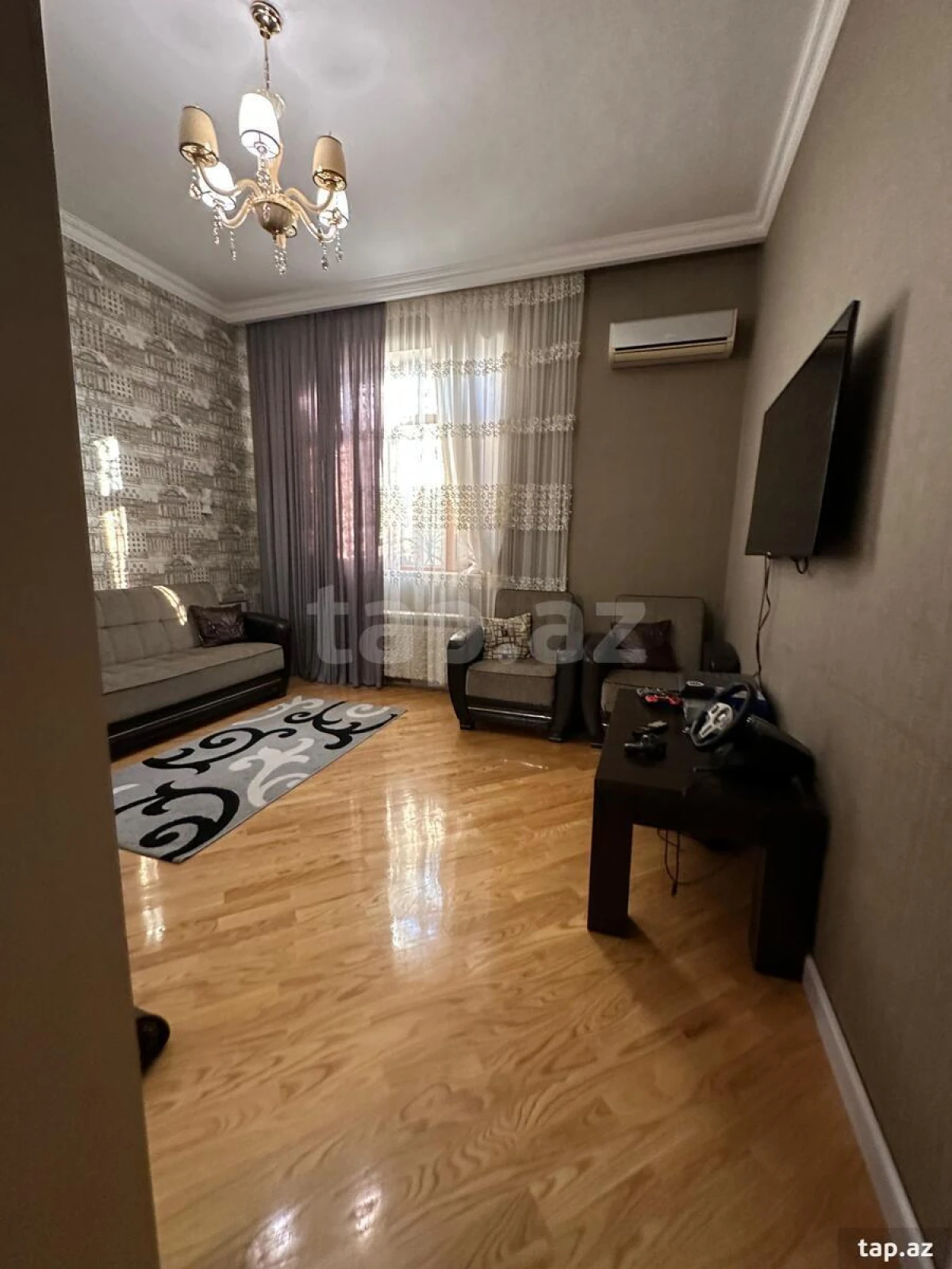 Satılır 6 otaqlı həyət evi