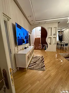 Satılır 6 otaqlı həyət evi