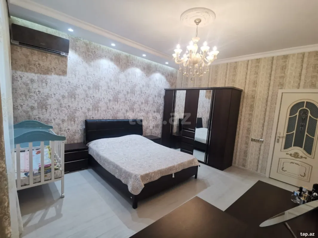 Satılır 6 otaqlı həyət evi