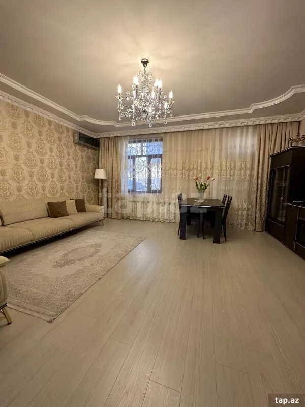 Satılır 6 otaqlı həyət evi