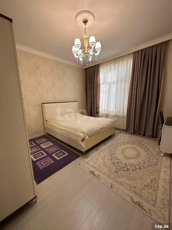 Satılır 6 otaqlı həyət evi