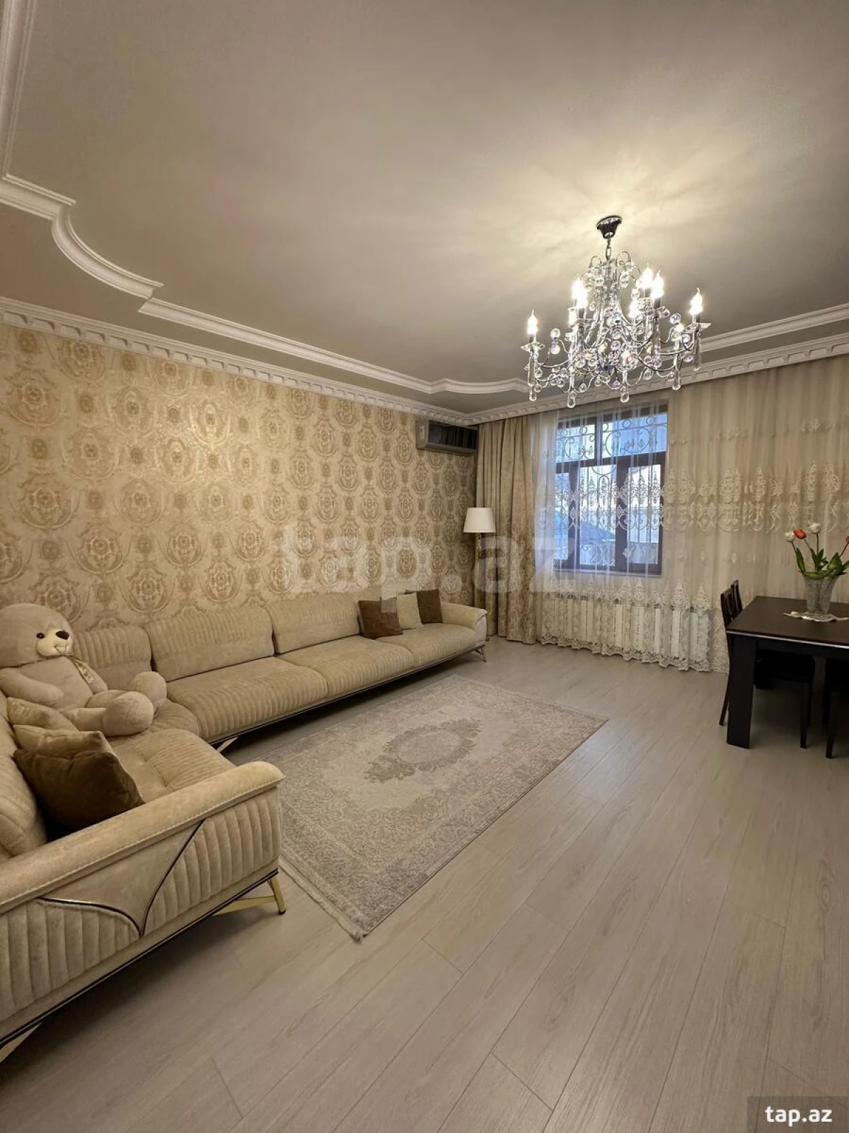 Satılır 6 otaqlı həyət evi