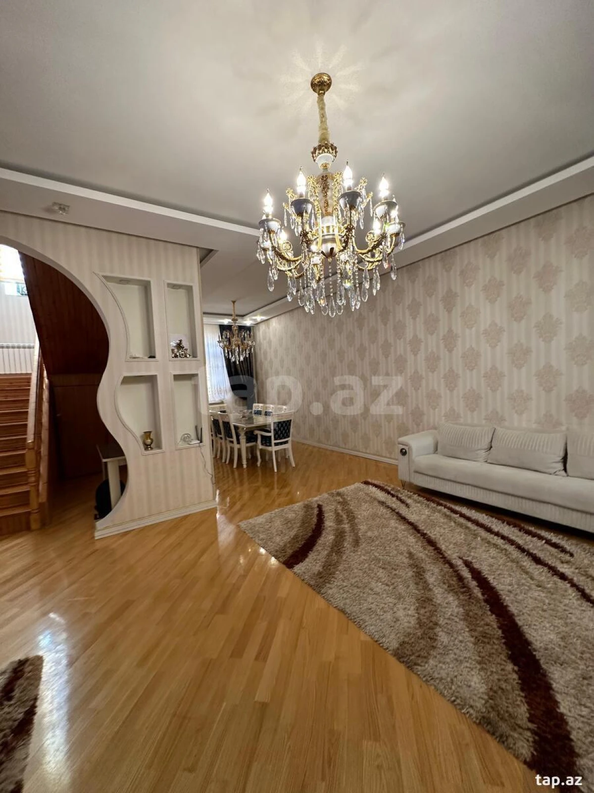 Satılır 6 otaqlı həyət evi