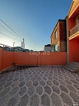 Satılır 4 otaqlı həyət evi