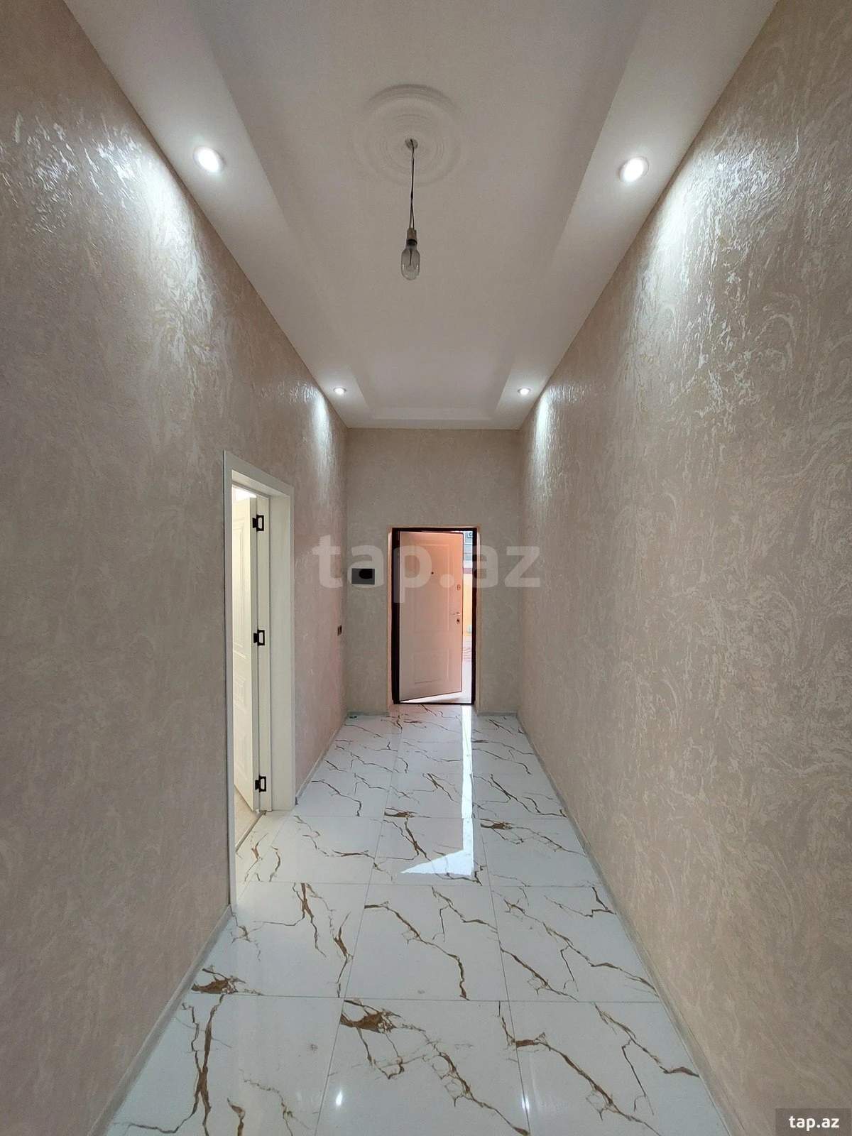 Satılır 4 otaqlı həyət evi