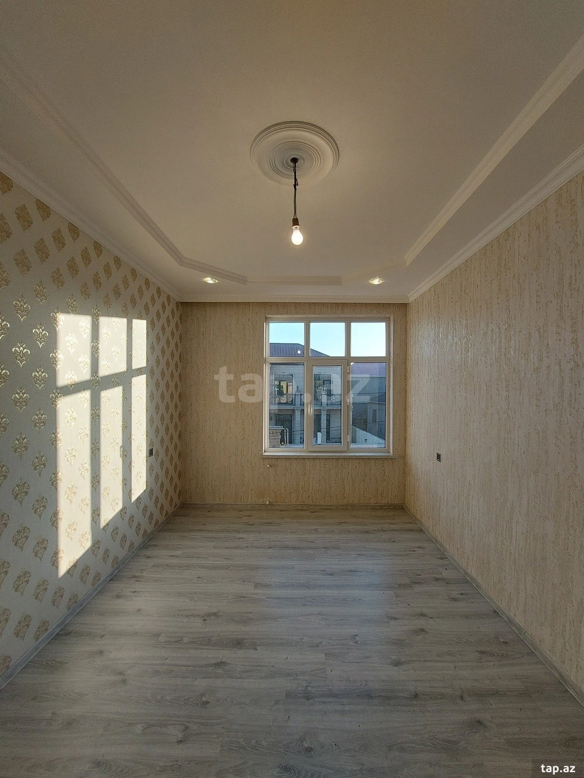 Satılır 4 otaqlı həyət evi