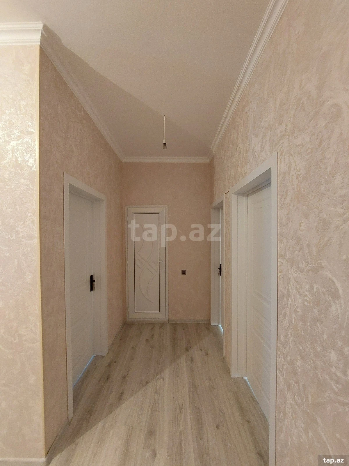 Satılır 4 otaqlı həyət evi