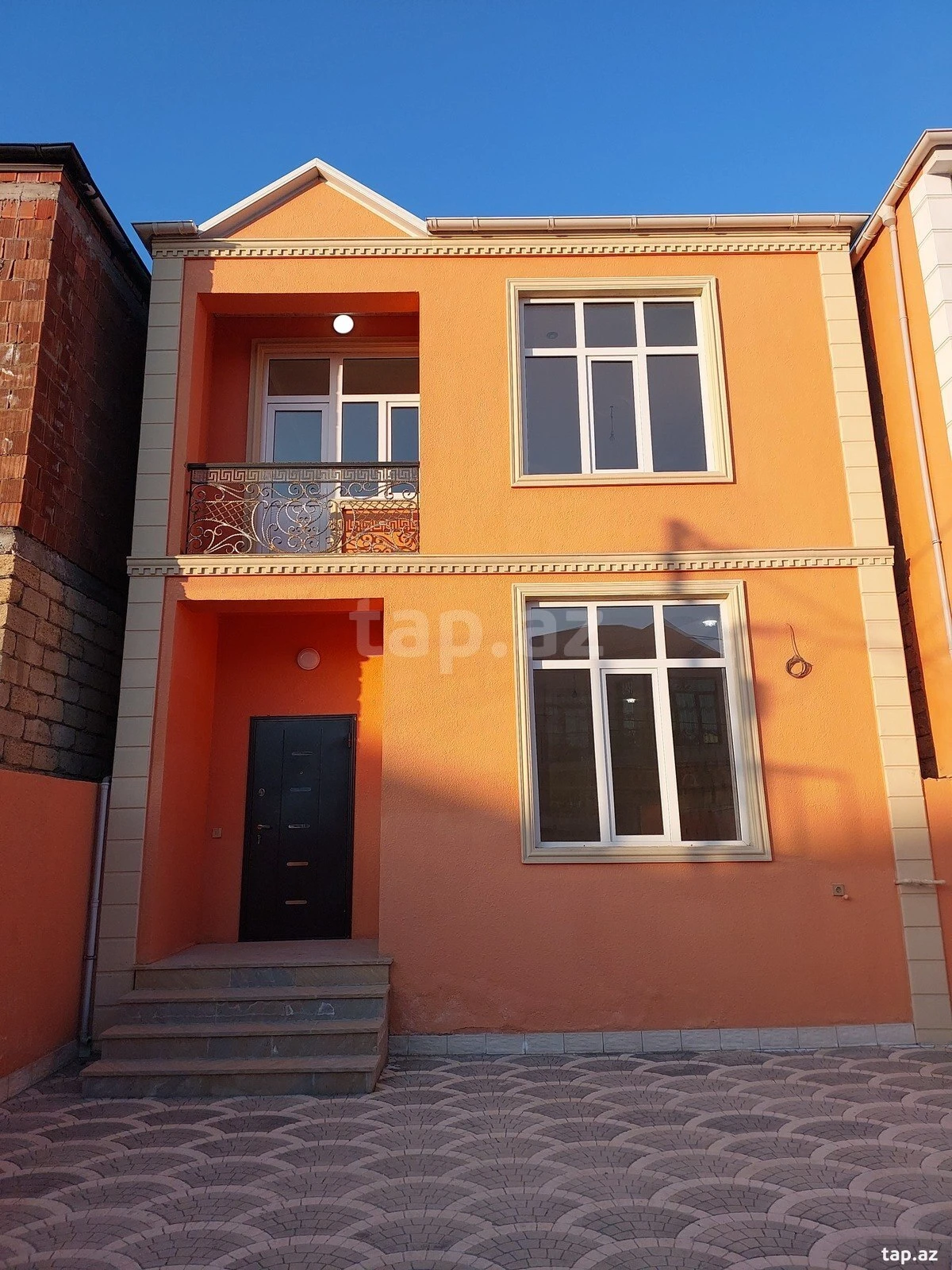 Satılır 4 otaqlı həyət evi