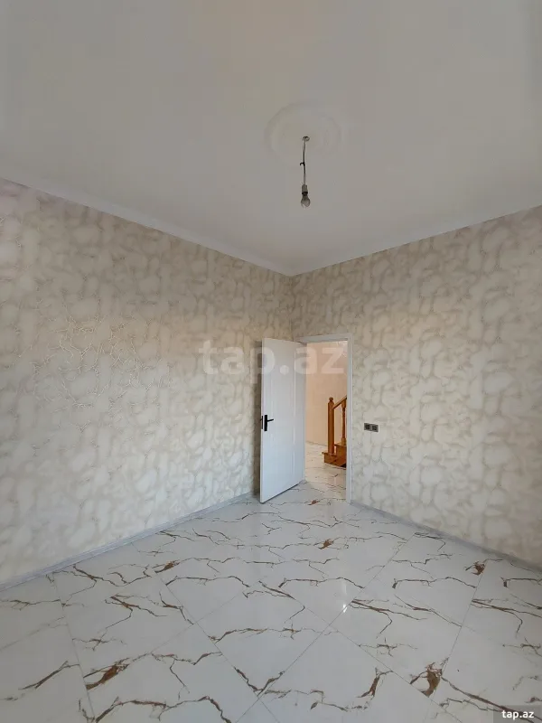 Satılır 4 otaqlı həyət evi