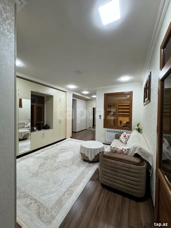 Satılır 4 otaqlı həyət evi