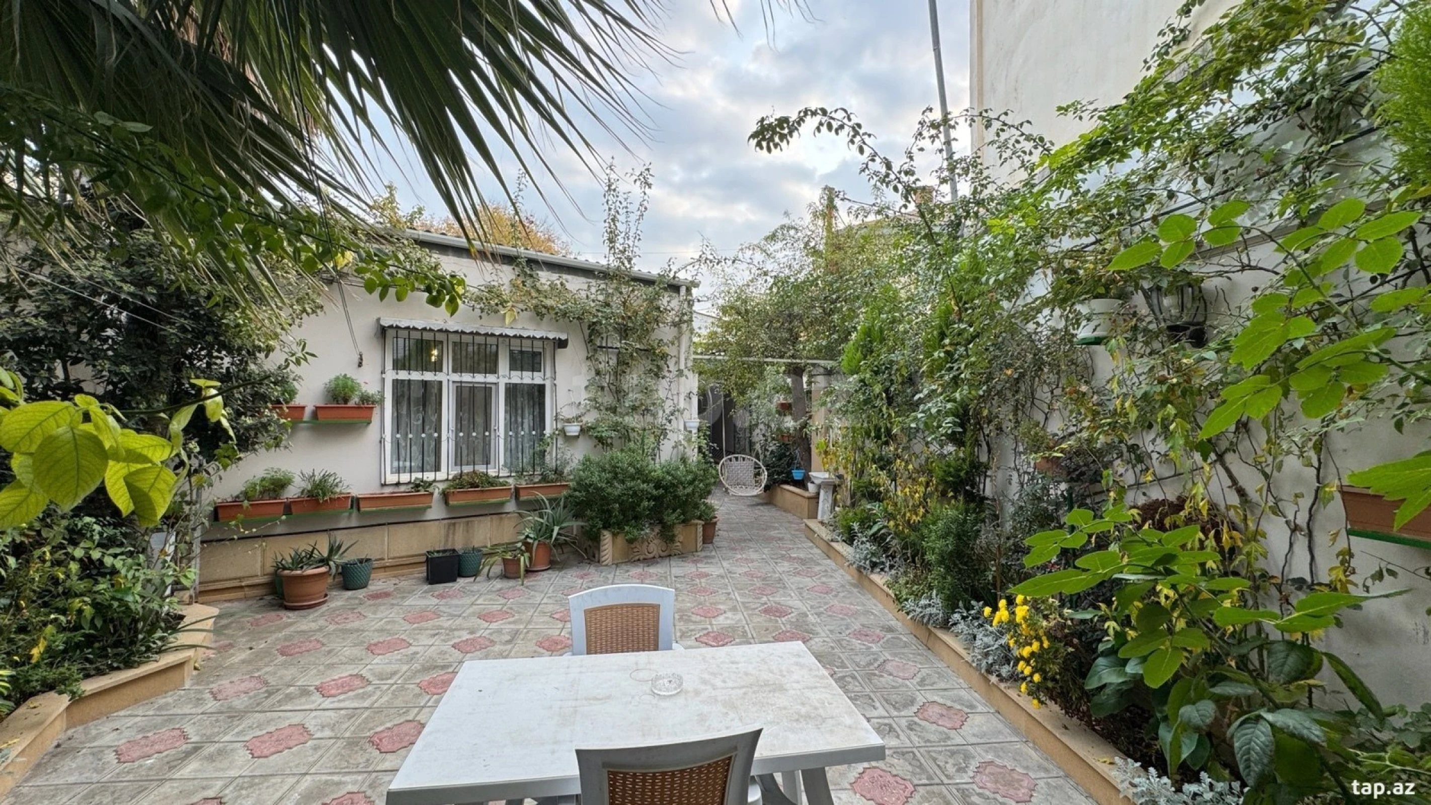 Satılır 4 otaqlı həyət evi