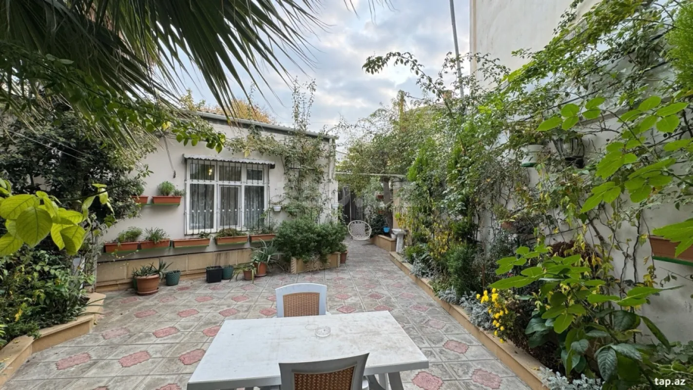 Satılır 4 otaqlı həyət evi