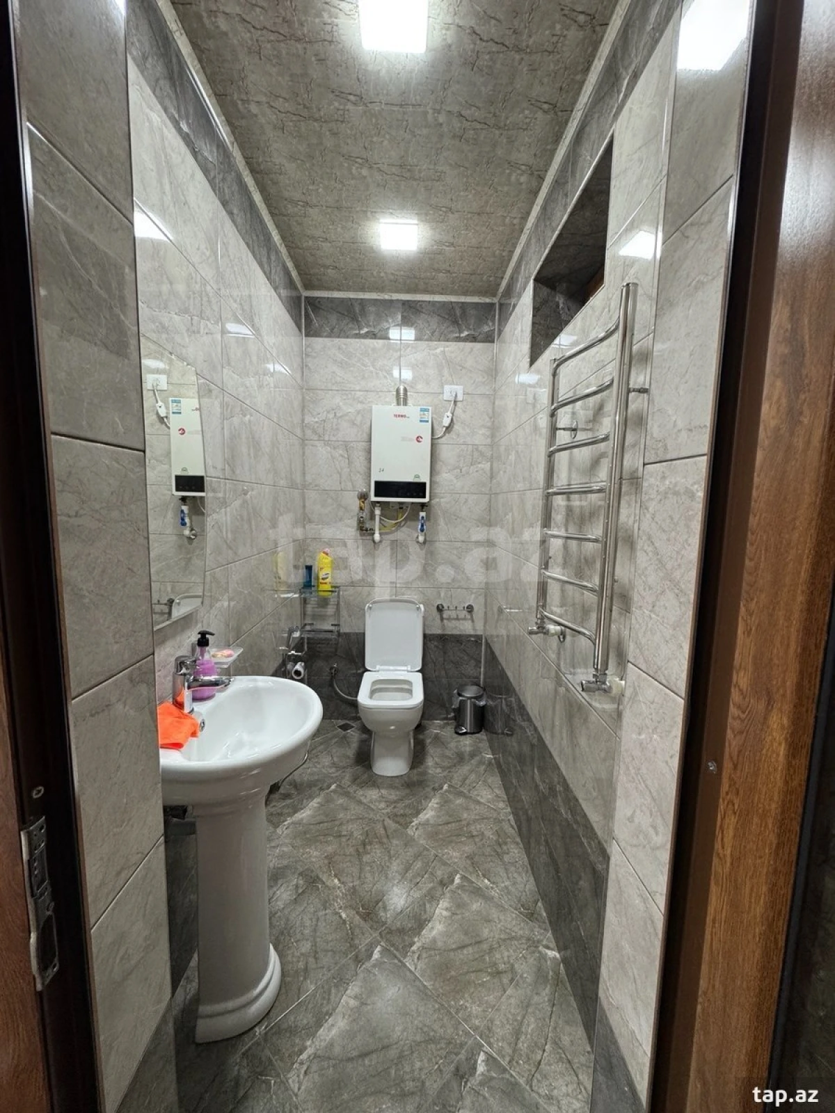 Satılır 4 otaqlı həyət evi