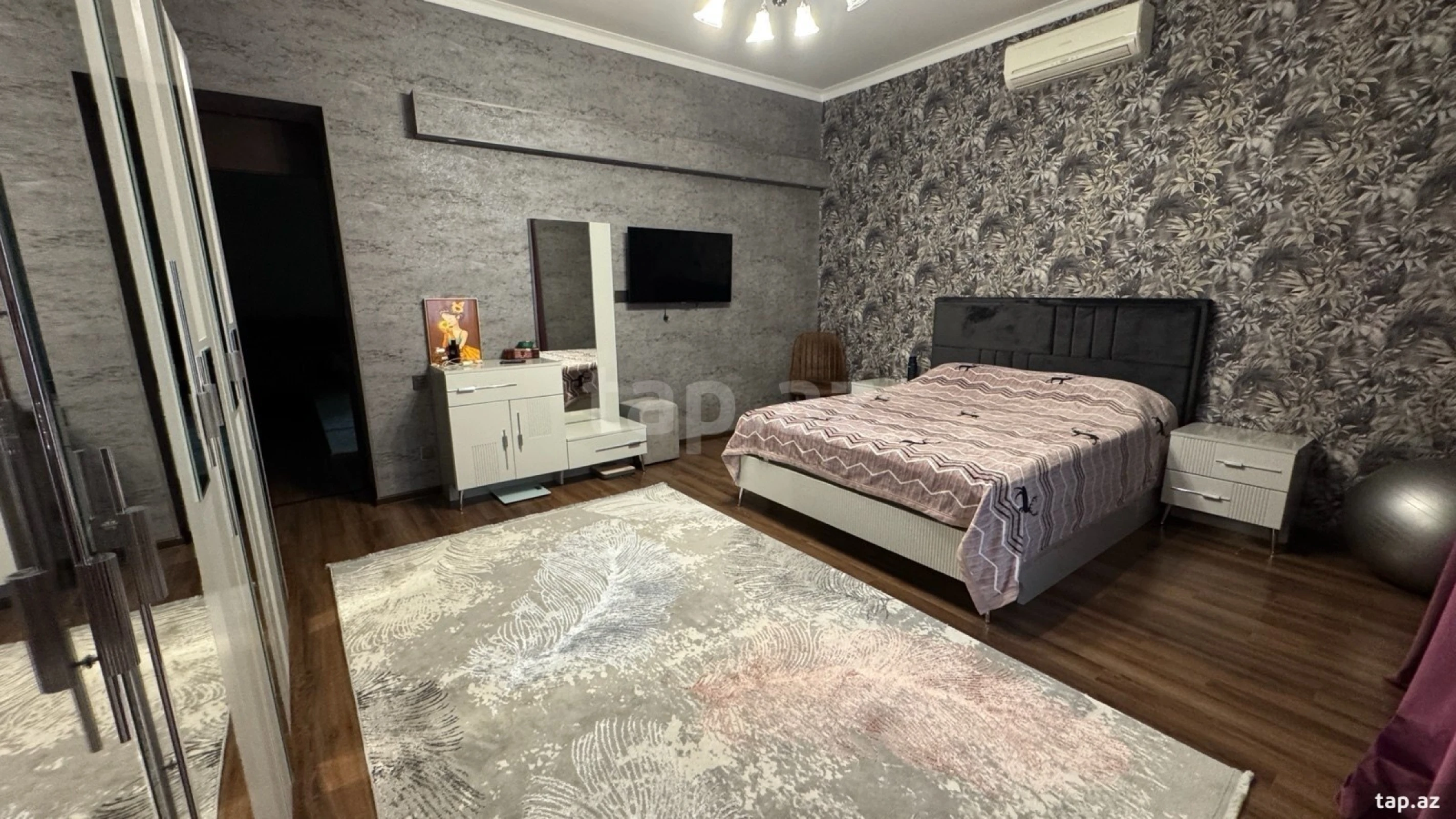 Satılır 4 otaqlı həyət evi