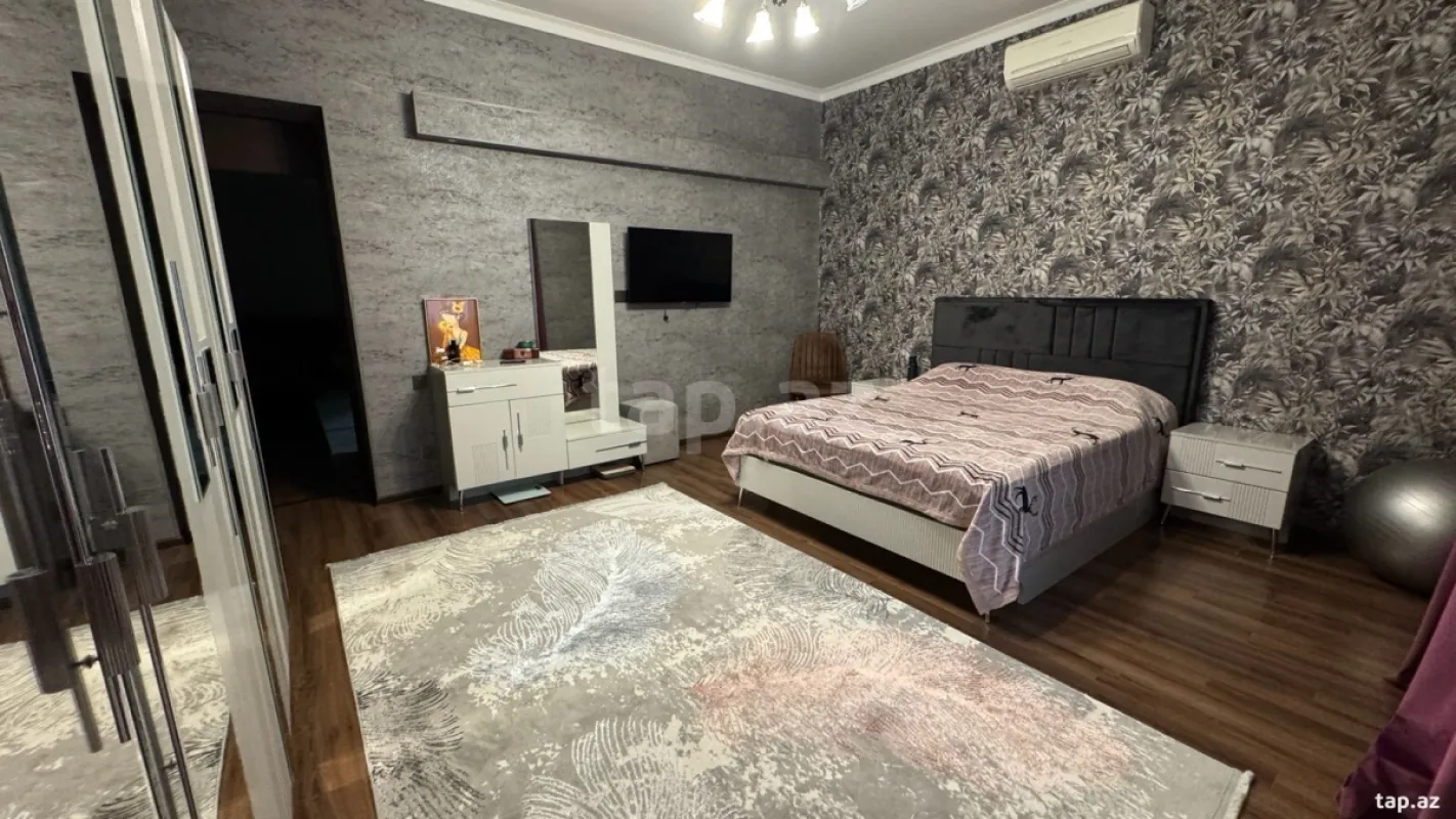 Satılır 4 otaqlı həyət evi