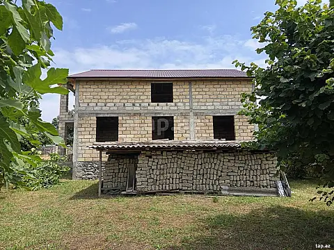 Satılır 3 otaqlı həyət evi