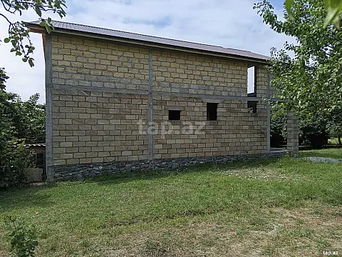 Satılır 3 otaqlı həyət evi