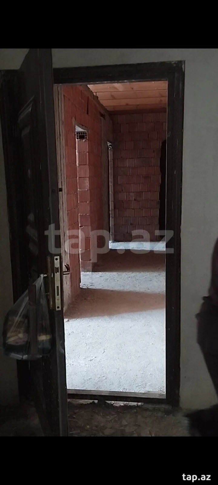 Satılır 3 otaqlı yeni tikili 83 m²