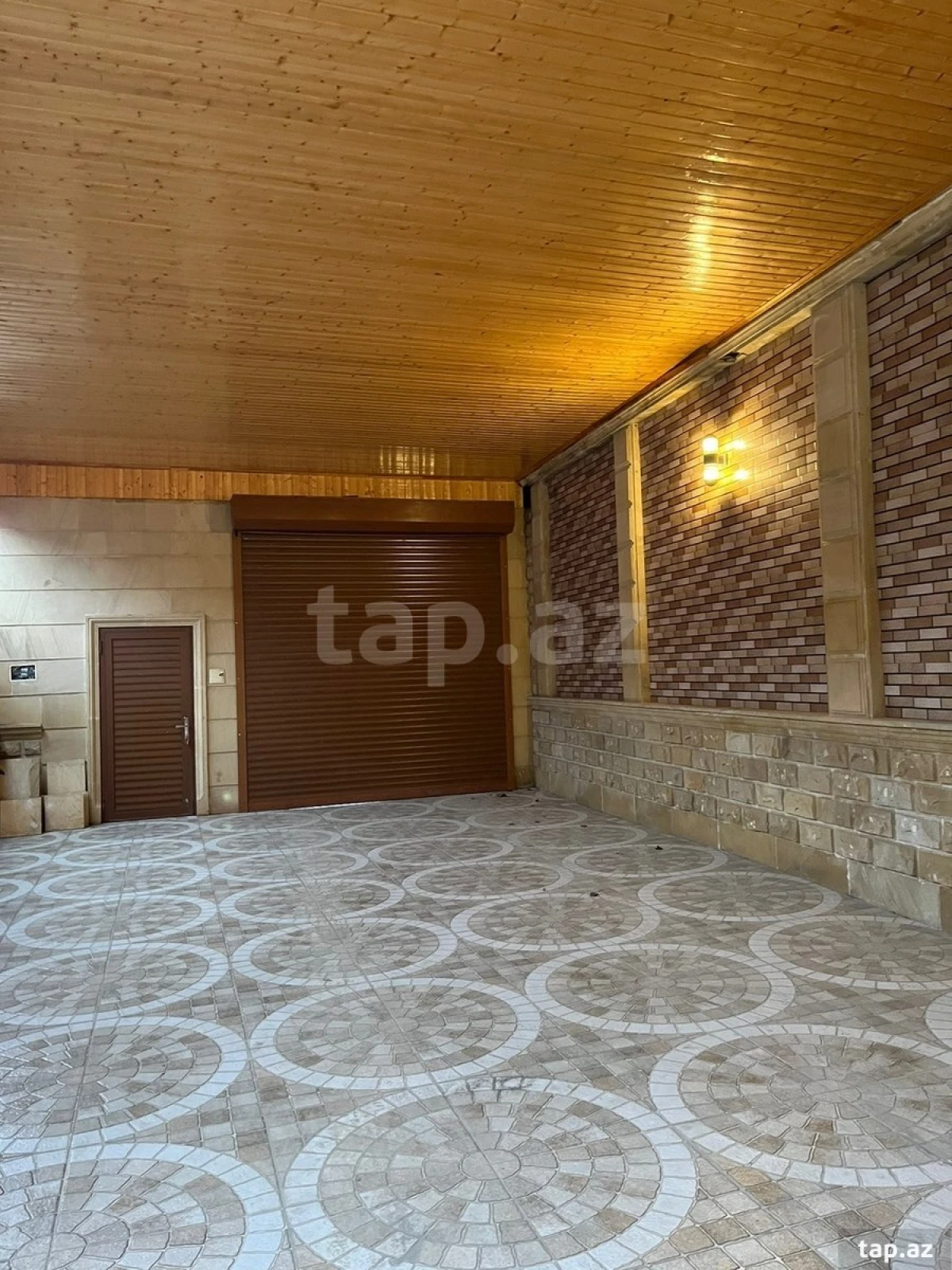 Satılır 5 otaqlı həyət evi 300 m²
