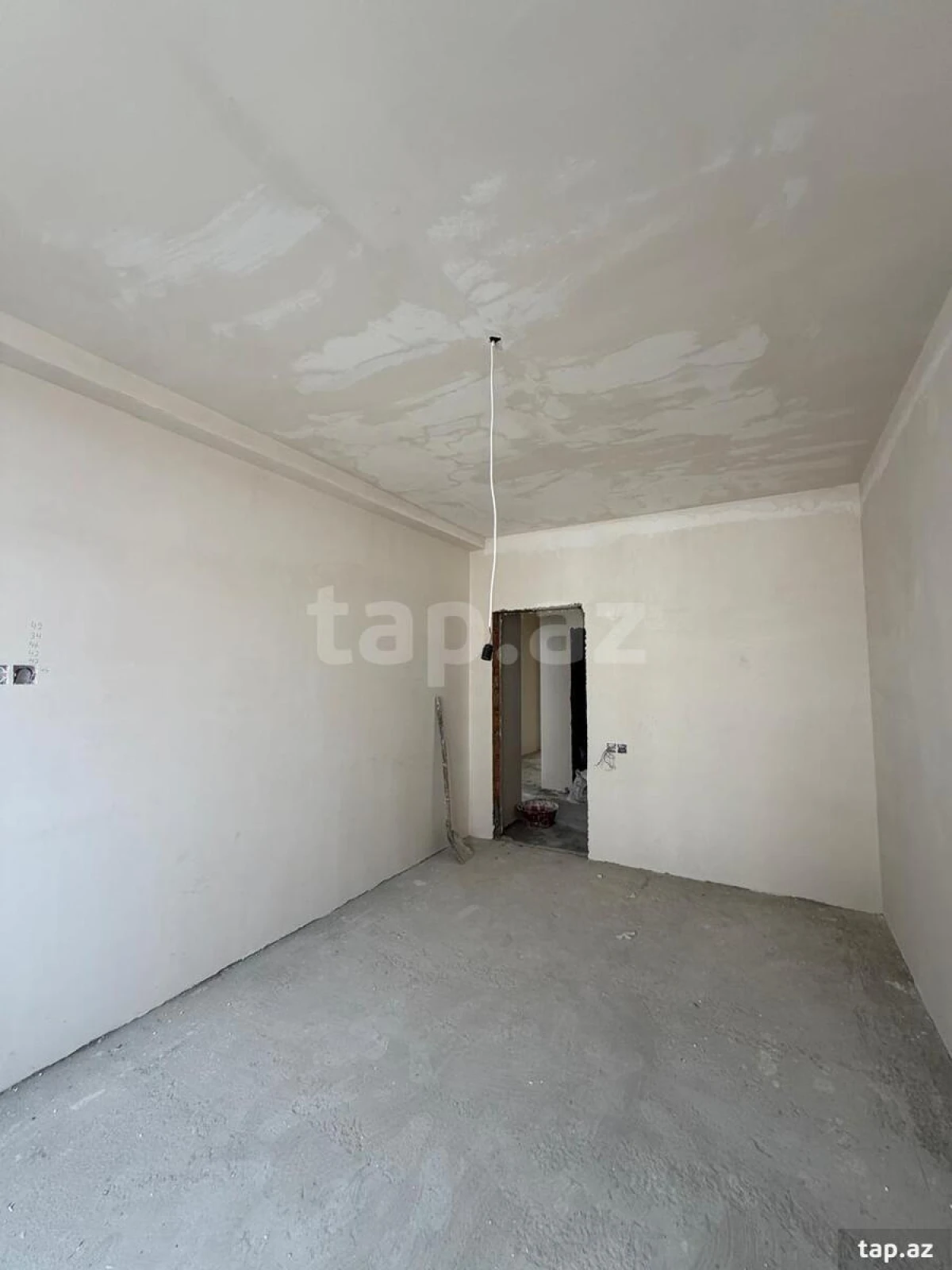 Satılır 1 otaqlı mənzil 61 m²