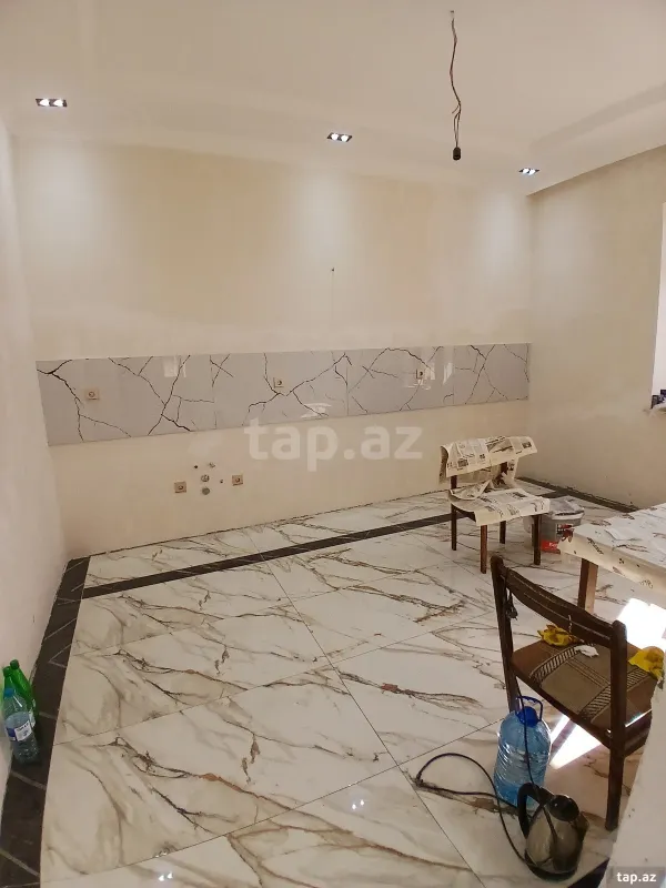 Satılır 6 otaqlı həyət evi