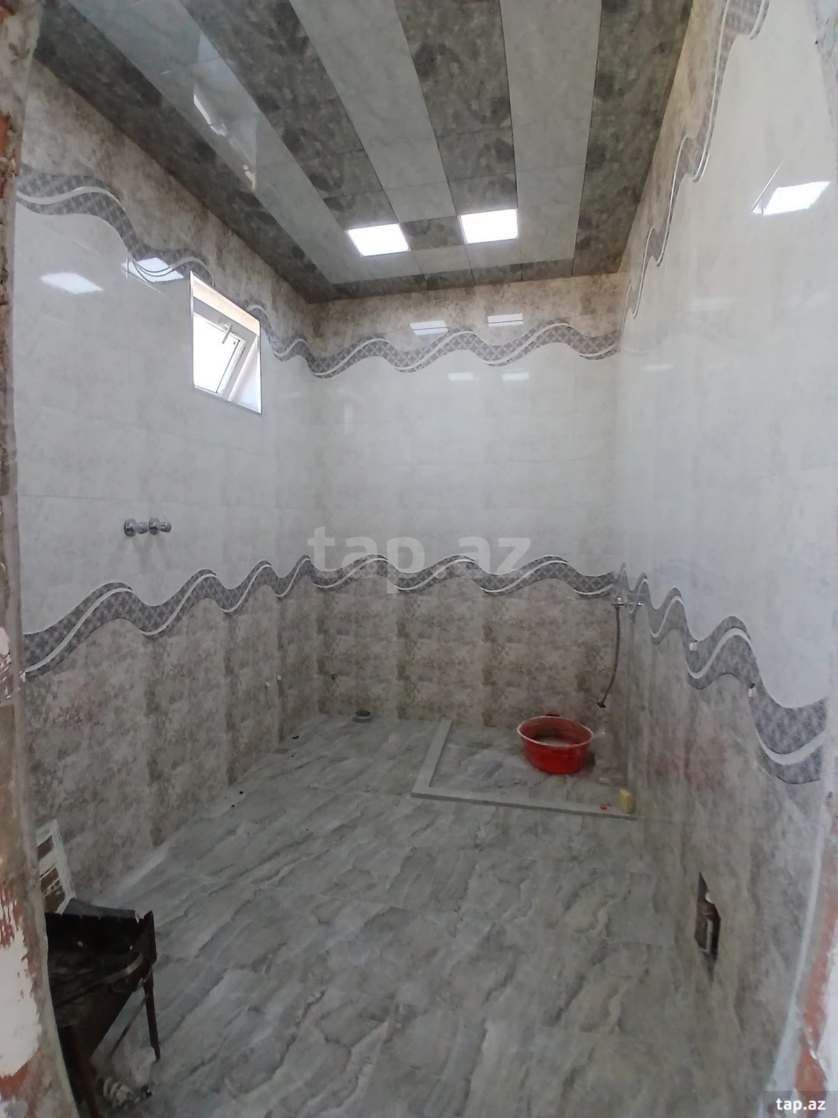 Satılır 6 otaqlı həyət evi