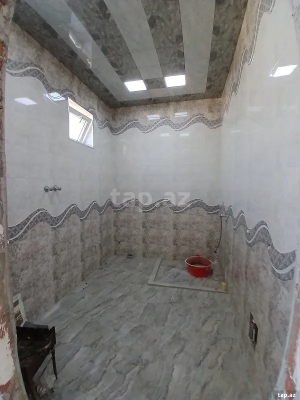 Satılır 6 otaqlı həyət evi