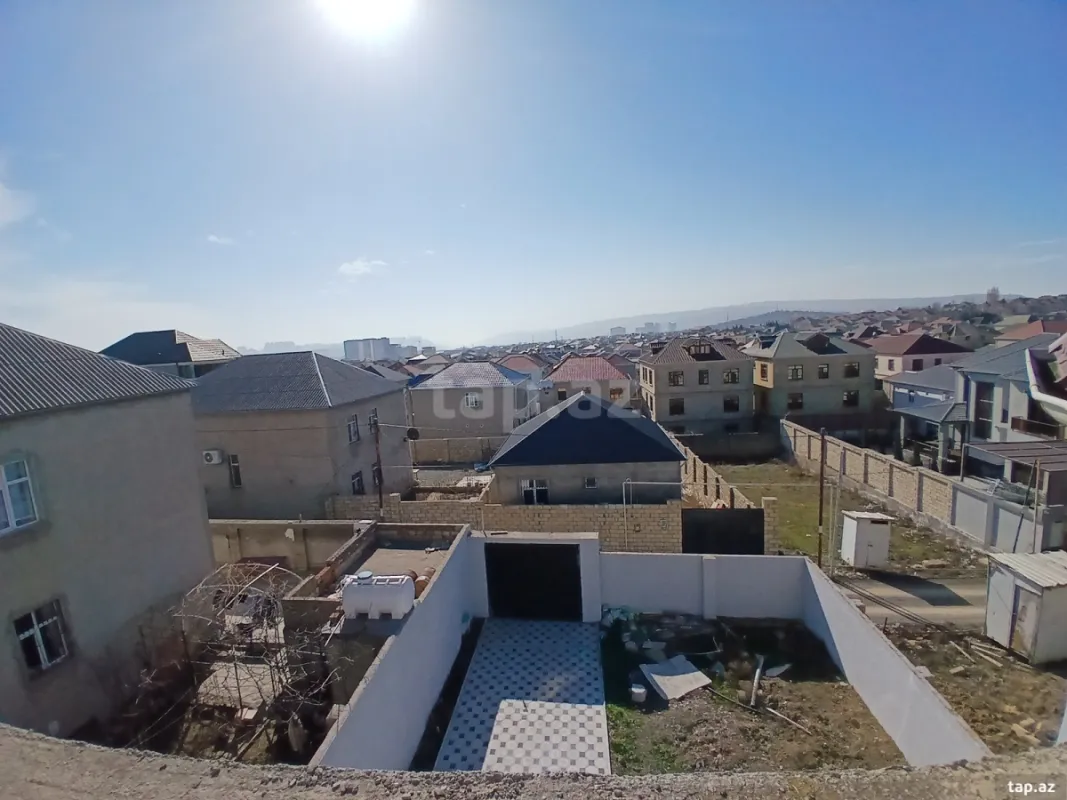 Satılır 6 otaqlı həyət evi