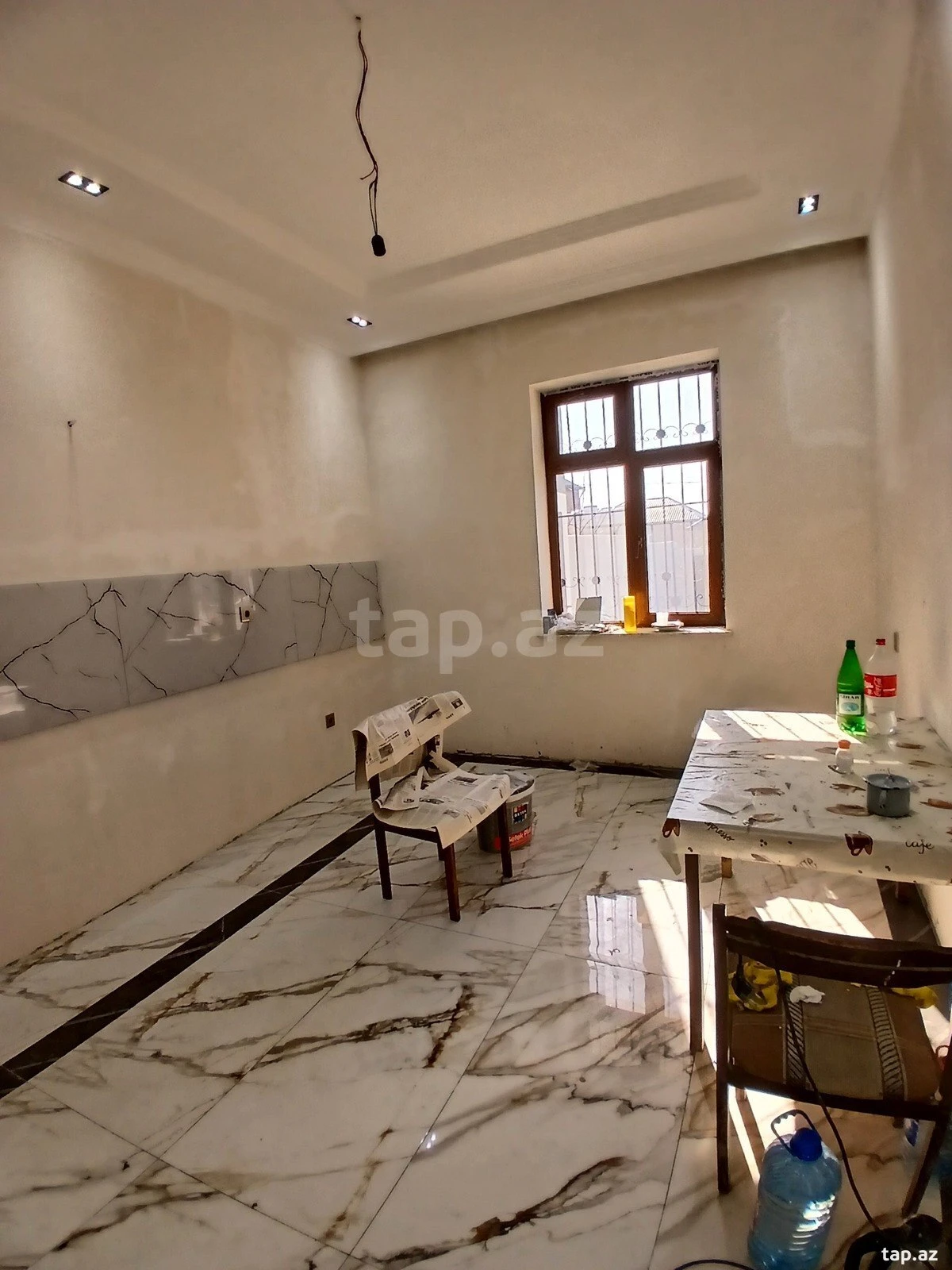 Satılır 6 otaqlı həyət evi