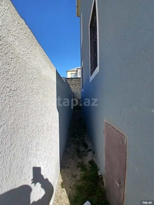 Satılır 6 otaqlı həyət evi