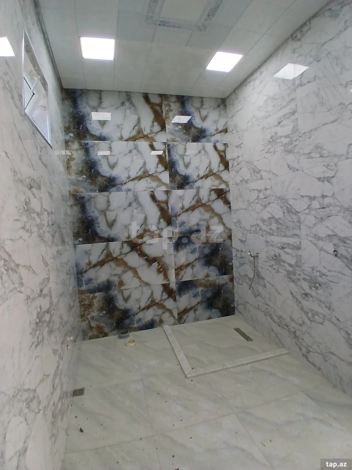 Satılır 6 otaqlı həyət evi