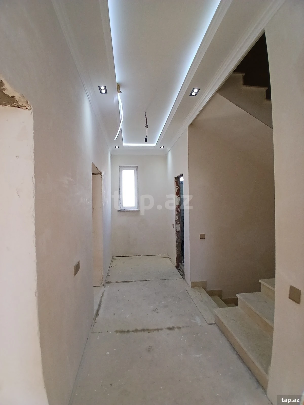 Satılır 6 otaqlı həyət evi