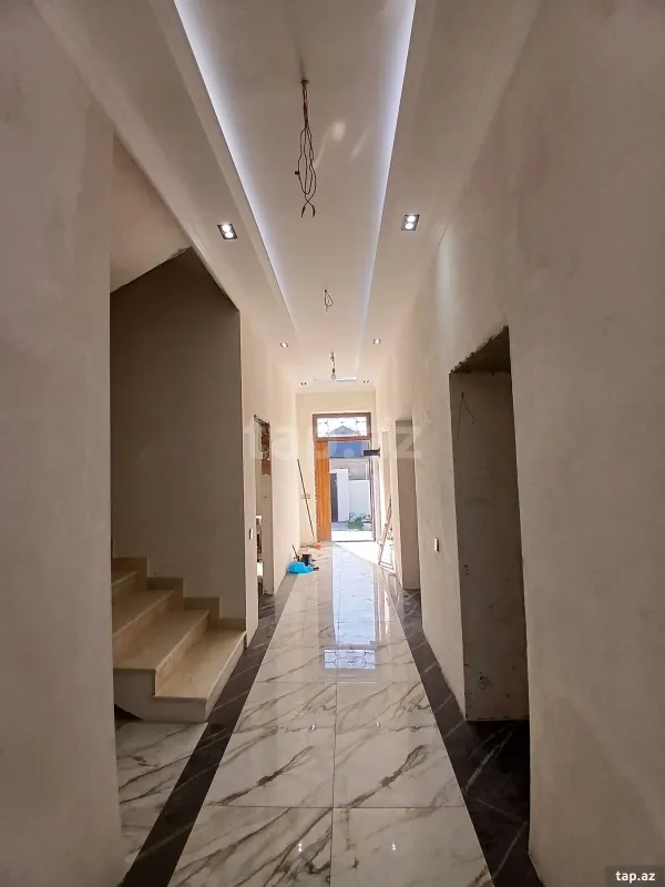 Satılır 6 otaqlı həyət evi