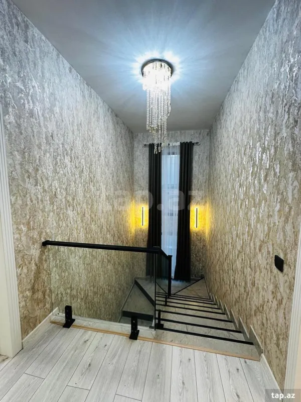 Satılır 6 otaqlı həyət evi